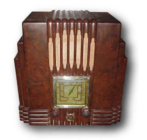 Australian AWA Fisk Radiolette model 48G skyscraper, brown bakelite