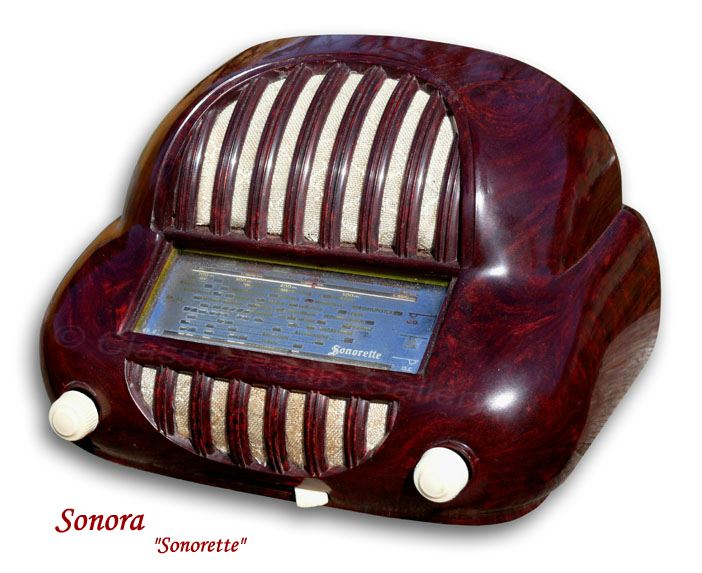French Sonora Radio model Sonorette 50, small rounded bakelite