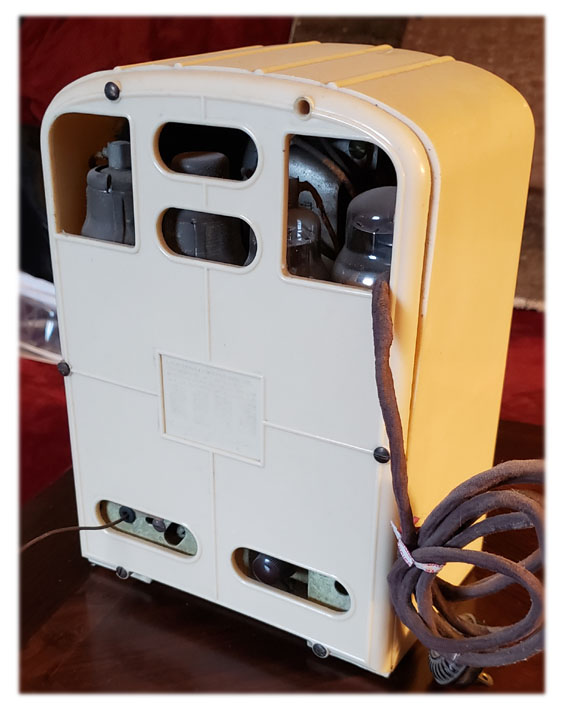 Emerson Radio model U5A white plaskon back cover