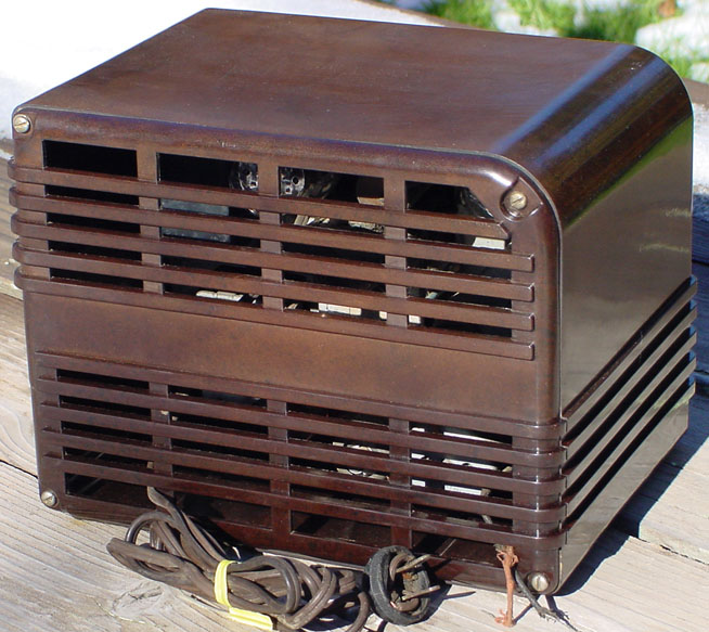 GE radio model F40 back view