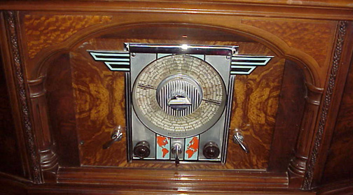 Midwest Radio model 18-36 dial close up