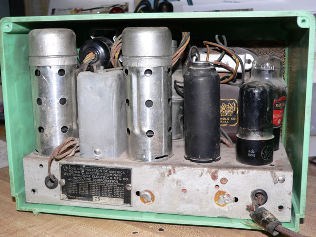 Pacific Radio model 30 green plaskon back view