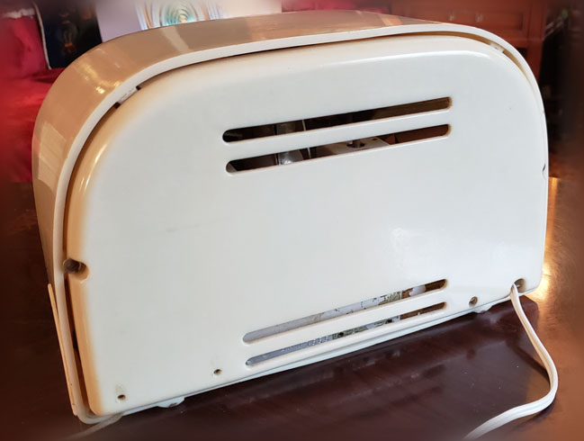 Peter Pan Radio the Snail, white plaskon, Australian, 1949, back cover