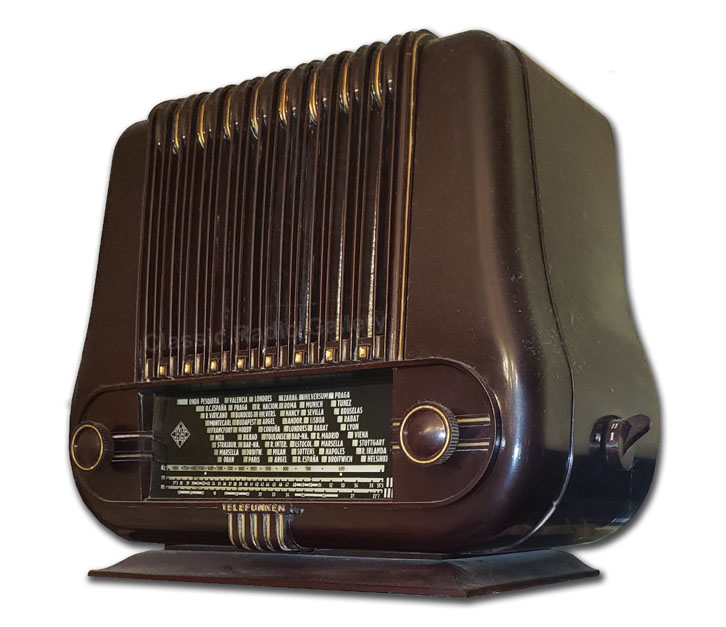 Telefunken Bahia 1065U bakelite radio, 1950, Spain