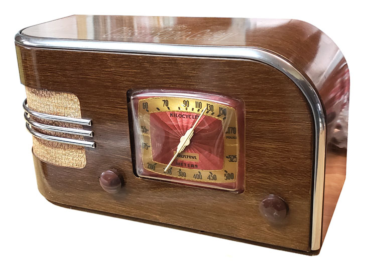 Truetone Radio model D2210, metal cabinet, wood finish