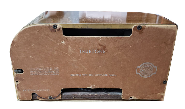 Truetone Radio model D2210, metal cabinet, wood finish