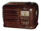 Coronado Radio model 636 brown bakelite with pushbuttons