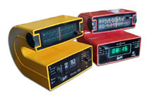 Graetz Form 99 (1974) and Form 100 (1975) clock radio, red