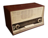 Dutch Philips Radio model B3X96A maroon bakelite, 1959, Holland
