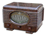 Radialva Radio model Supergroom, brown bakelite, 1941, French