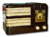 Canadian Sparton Radio model 5040 mini bakelite cabinet with marbled split grille, 1939